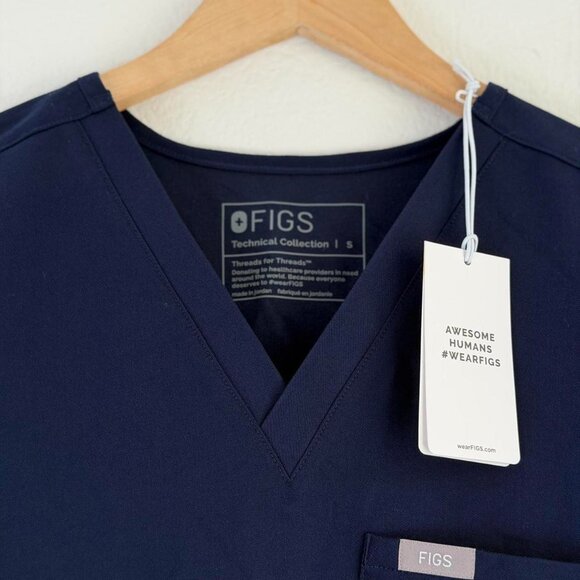 Figs Women's Catarina One Pocket Scrub Top in Navy, Size Small - Picture 6 of 8